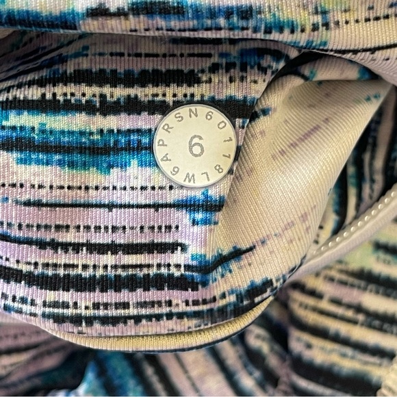 Lululemon Inspire Crop Blurry Belle Leggings 6 - Picture 10 of 15